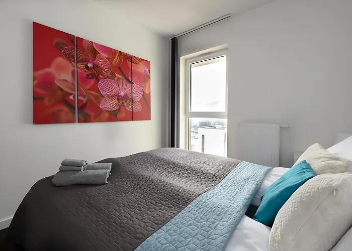 Centre Point Ilumino By Lovlodzapartments *