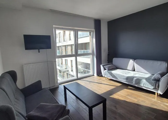 Centre Point Ilumino By Lovlodzapartments *