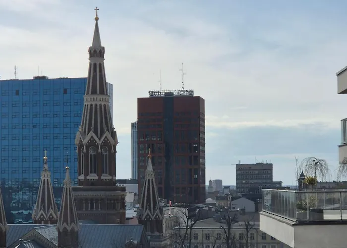 Centre Point Ilumino By Lovlodzapartments *